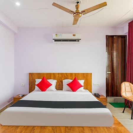 Capital O Harish Residency Hotel Gurgaon Ngoại thất bức ảnh
