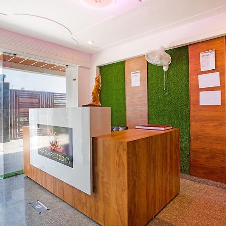 Capital O Harish Residency Hotel Gurgaon Ngoại thất bức ảnh