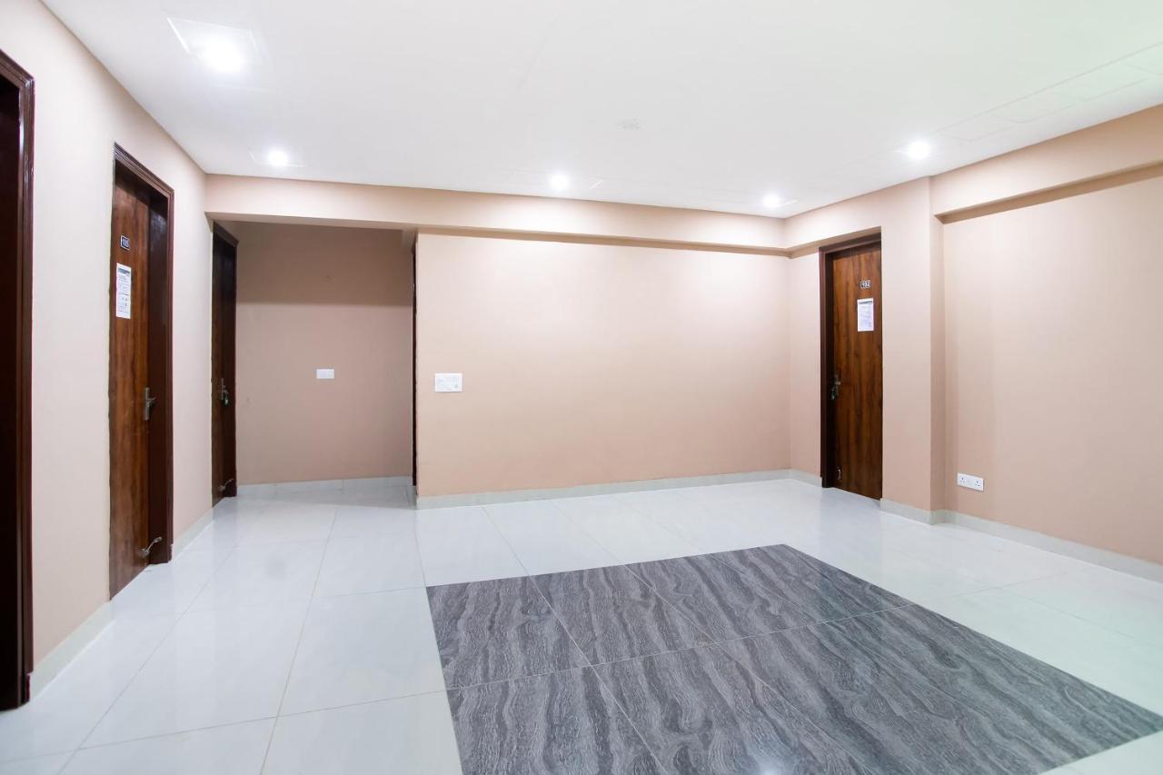 Capital O Harish Residency Hotel Gurgaon Ngoại thất bức ảnh