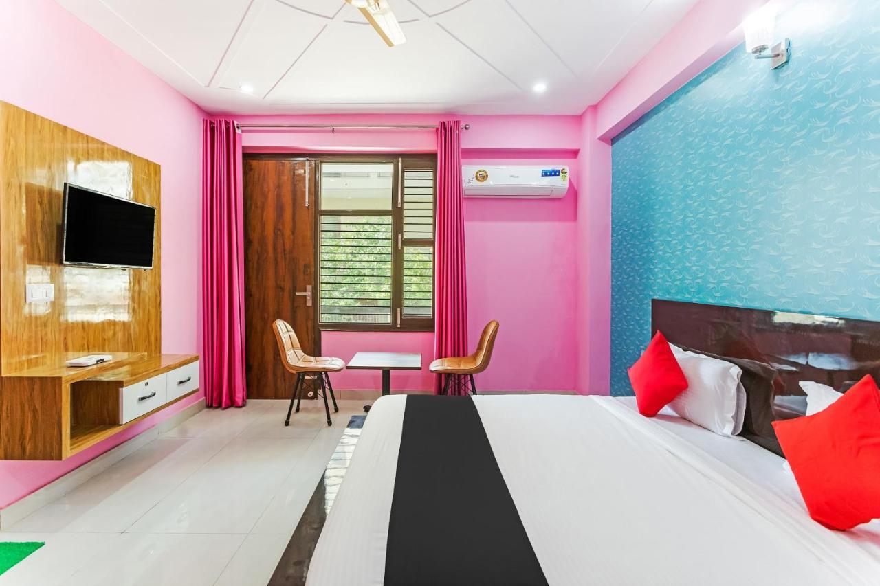 Capital O Harish Residency Hotel Gurgaon Ngoại thất bức ảnh