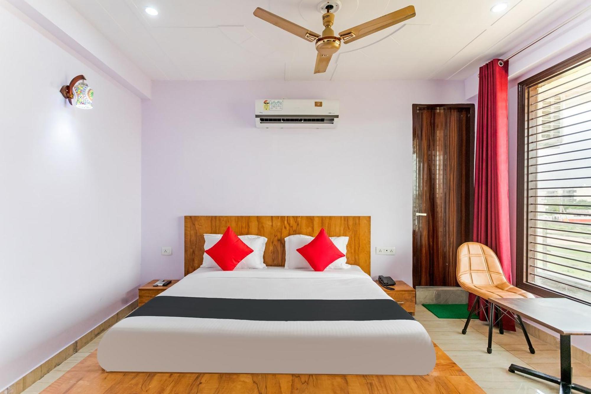 Capital O Harish Residency Hotel Gurgaon Ngoại thất bức ảnh