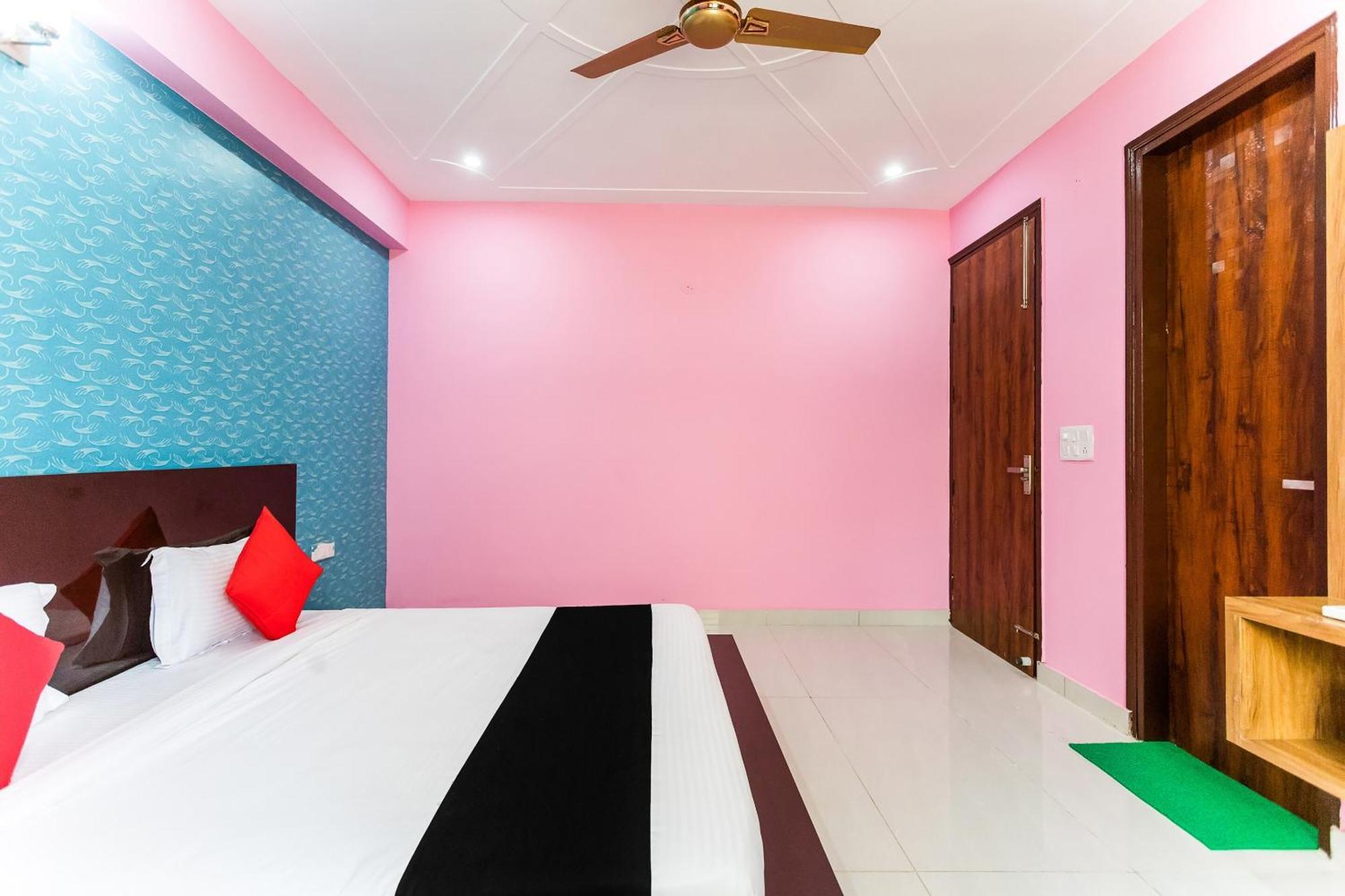 Capital O Harish Residency Hotel Gurgaon Ngoại thất bức ảnh